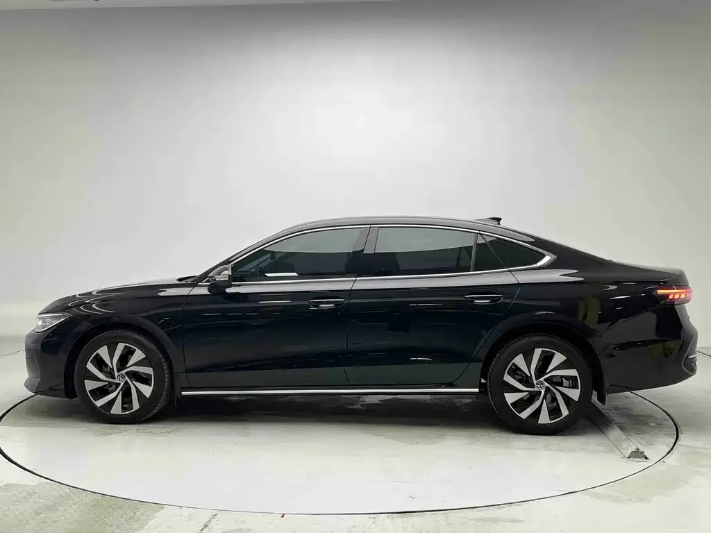 Volkswagen Passat — фото 4