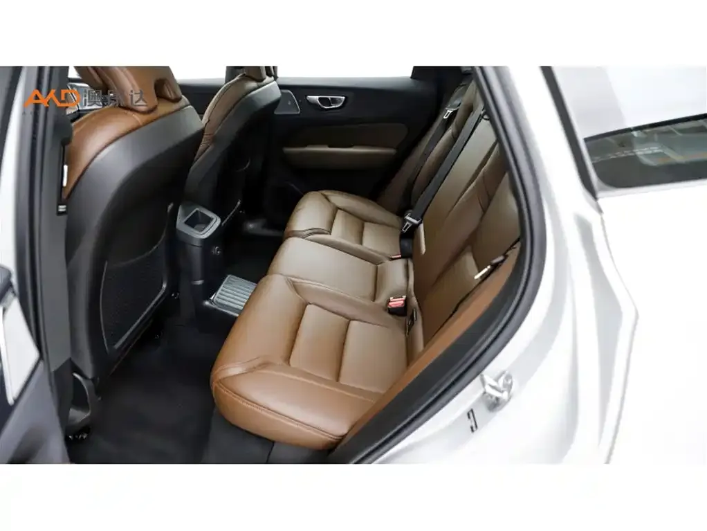 Volvo XC60 PHEV 2024 из CN, фото 5