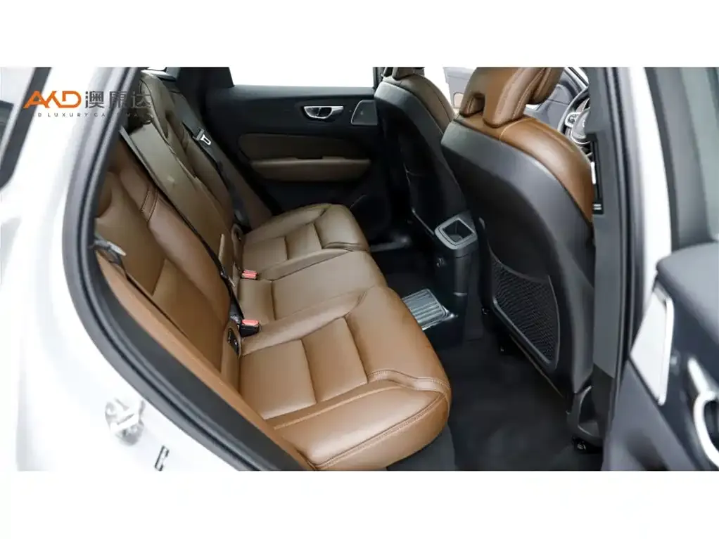 Volvo XC60 PHEV 2024 из CN, фото 3