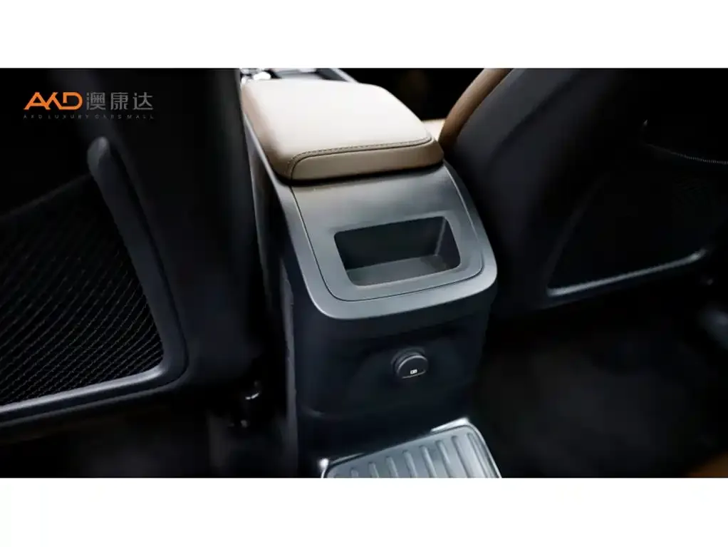 Volvo XC60 PHEV 2024 из CN, фото 4