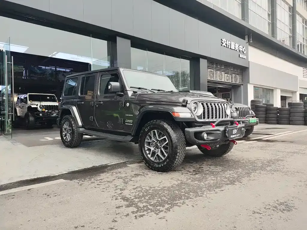Jeep Wrangler 2023 из CN, фото 10
