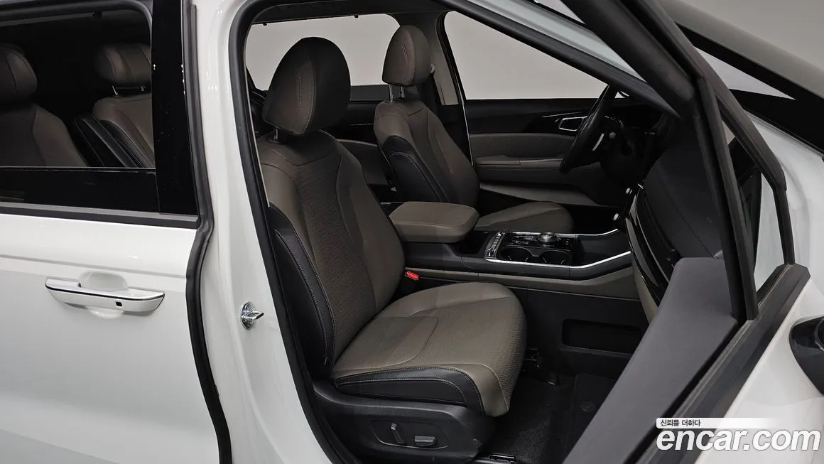 Kia Carnival — фото 10