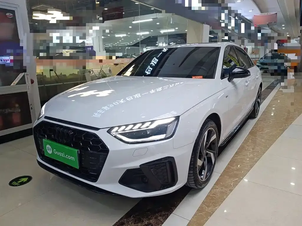 Audi A4L 2023 из CN, фото 1