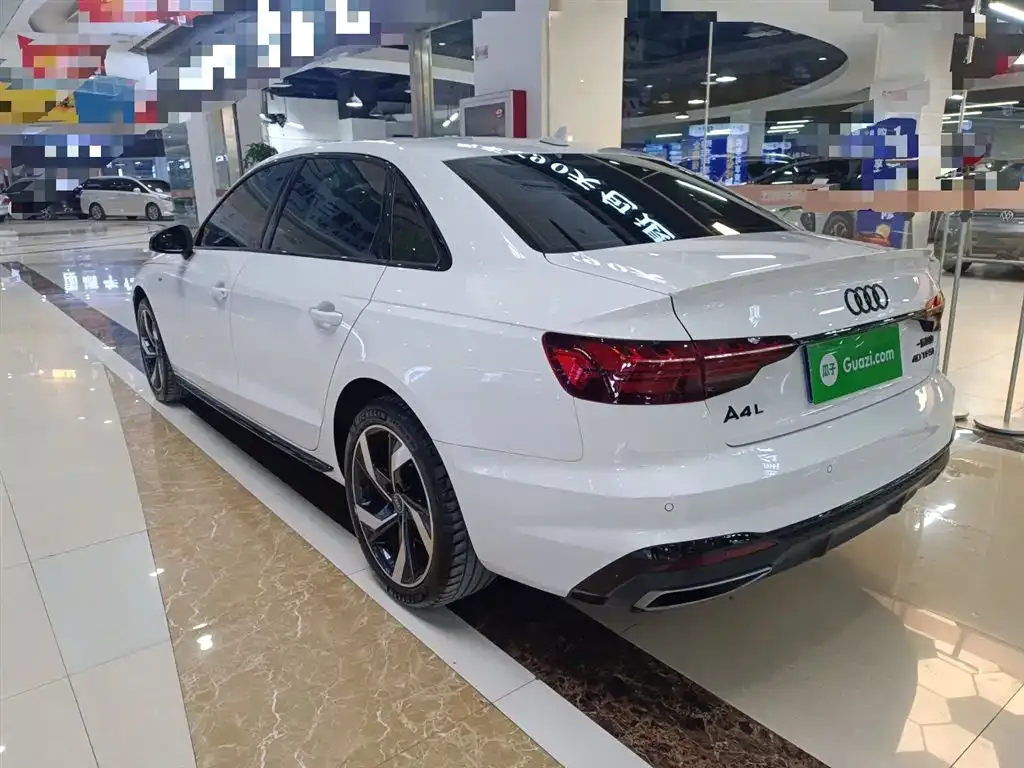 Audi A4L 2023 из CN, фото 10