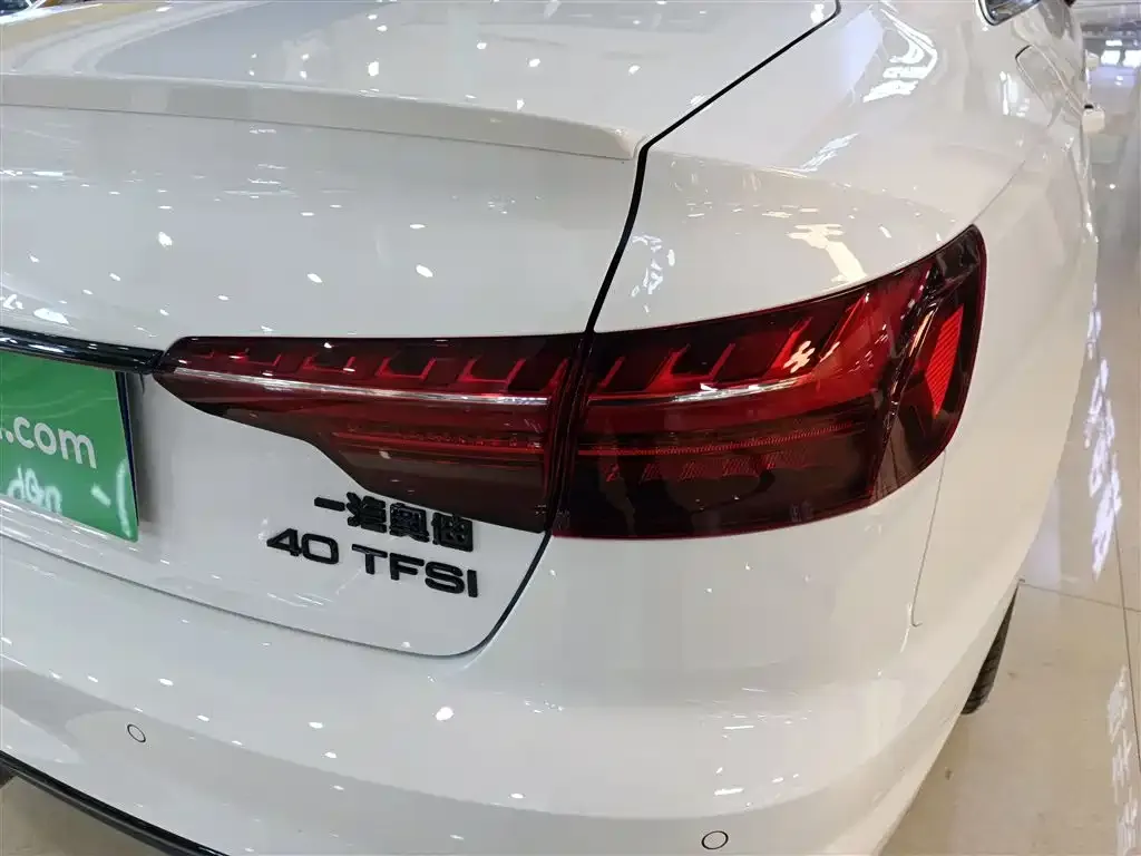 Audi A4L 2023 из CN, фото 3