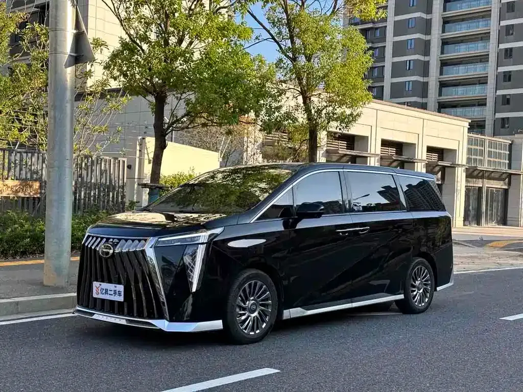 GAC Motor Trumpchi M8 — фото 1