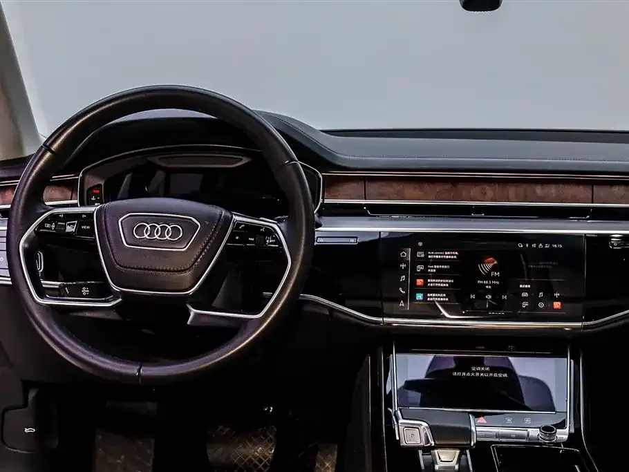 Audi A8 — фото 4