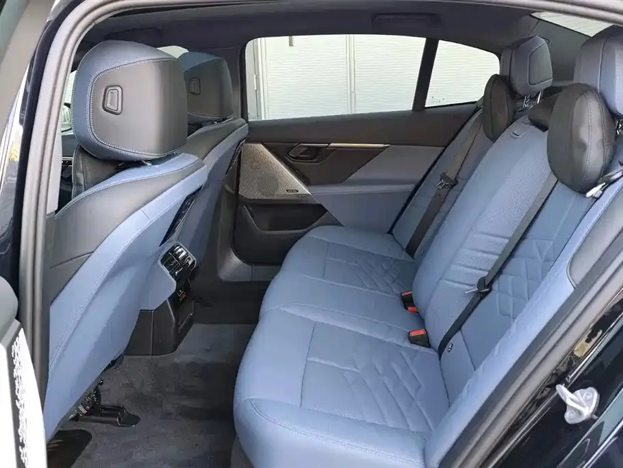 BMW i5 2025 из CN, фото 7