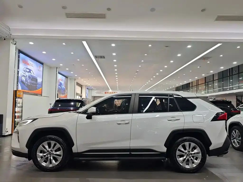 Toyota Wildlander 2022 из CN, фото 7