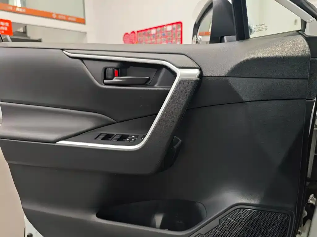 Toyota Wildlander 2022 из CN, фото 4