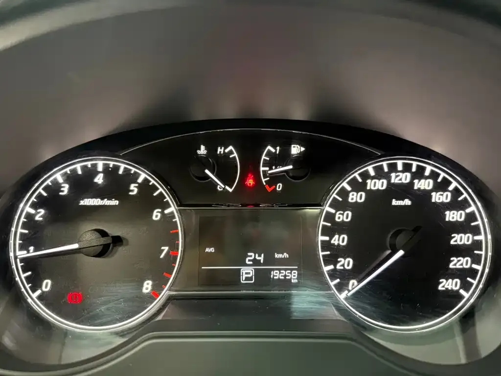 Nissan Tiida 2024 из CN, фото 7