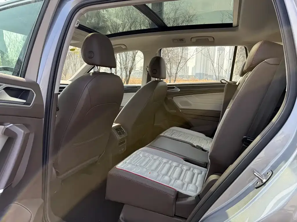 Volkswagen Tiguan L 2021 из CN, фото 2