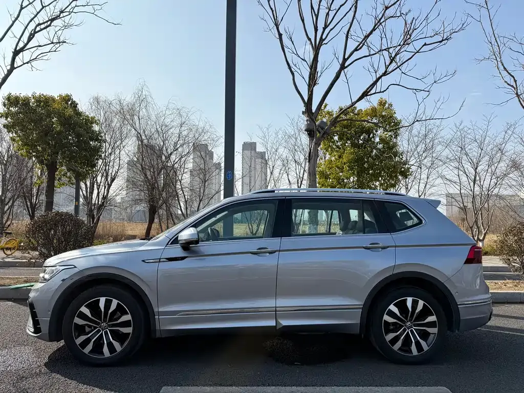 Volkswagen Tiguan L 2021 из CN, фото 10
