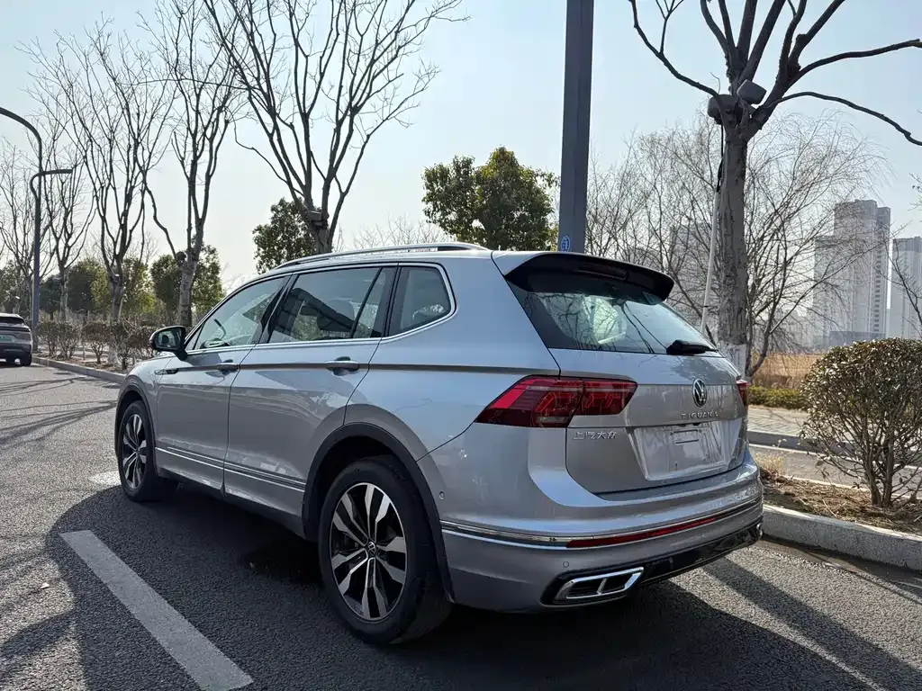 Volkswagen Tiguan L 2021 из CN, фото 4