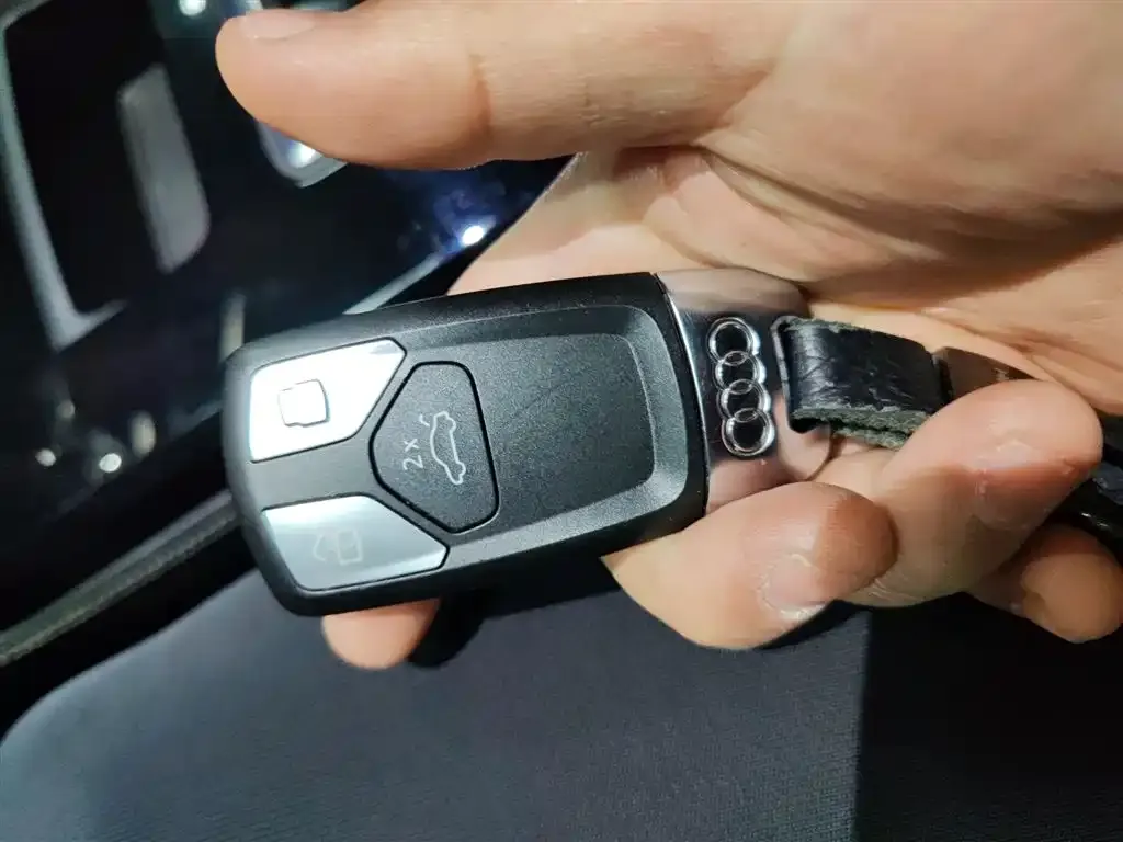 Audi Q5L 2025 из CN, фото 2