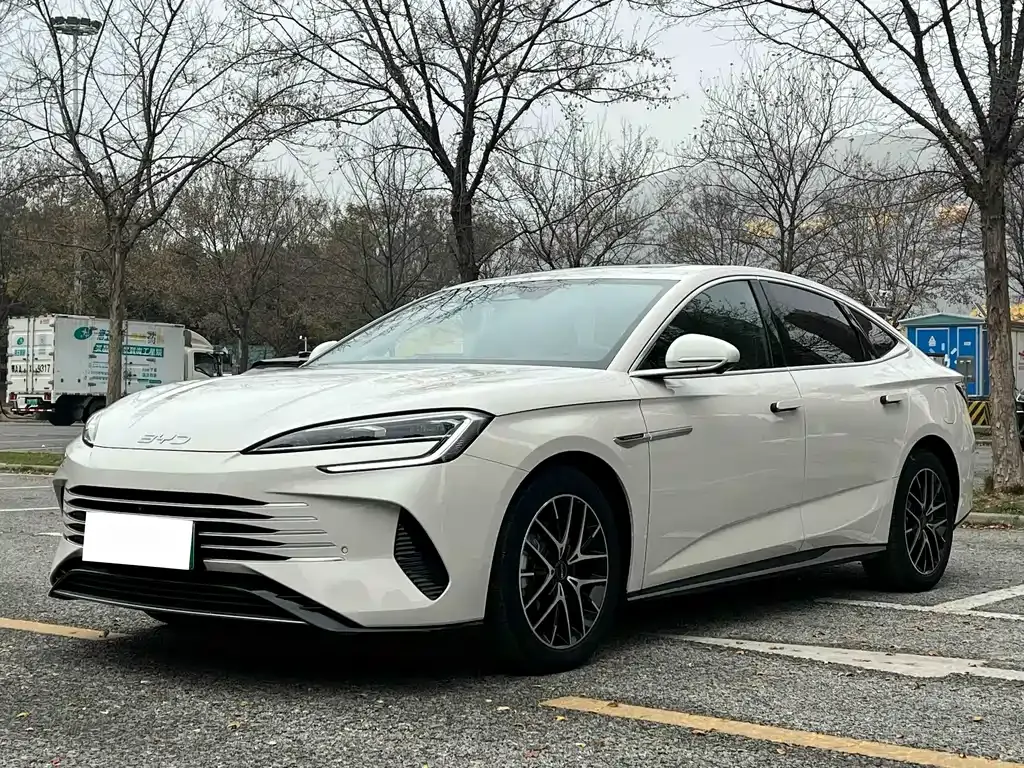 BYD Seal — фото 1