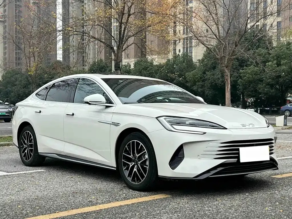 BYD Seal — фото 10