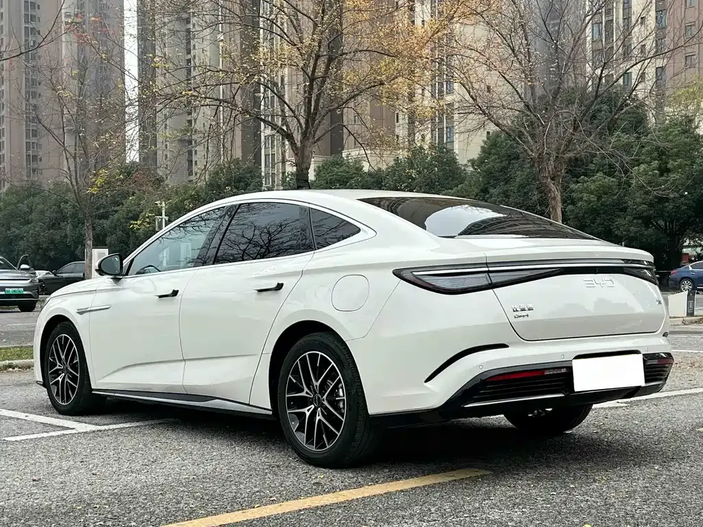BYD Seal — фото 7