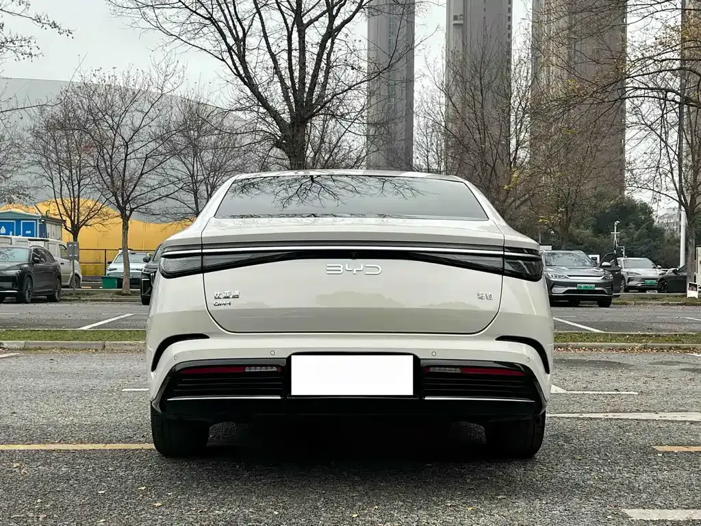 BYD Seal — фото 9