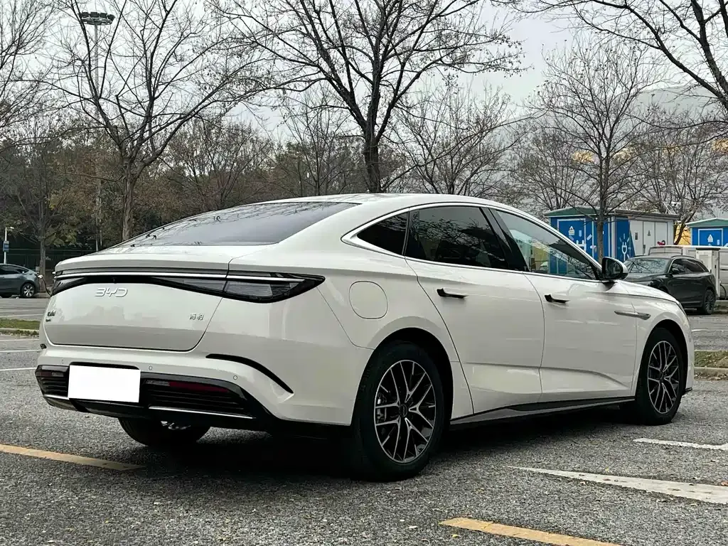 BYD Seal — фото 6