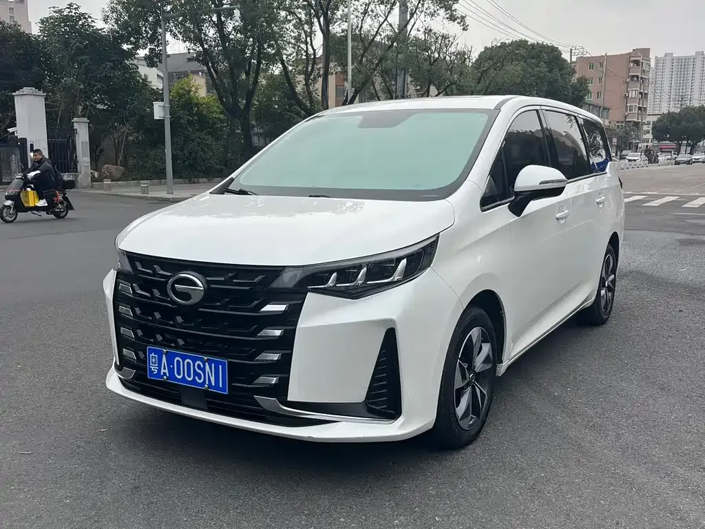 GAC Motor Trumpchi M6 — фото 1