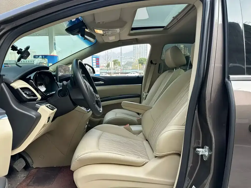 Buick GL8 2024 из CN, фото 2