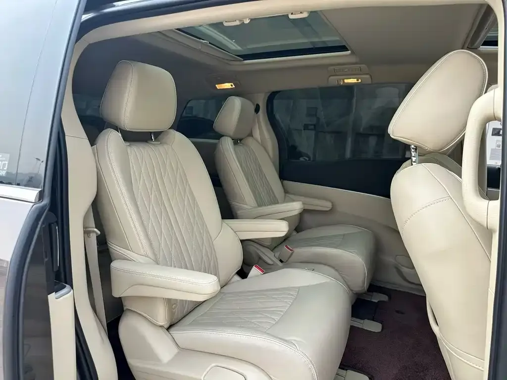 Buick GL8 2024 из CN, фото 9
