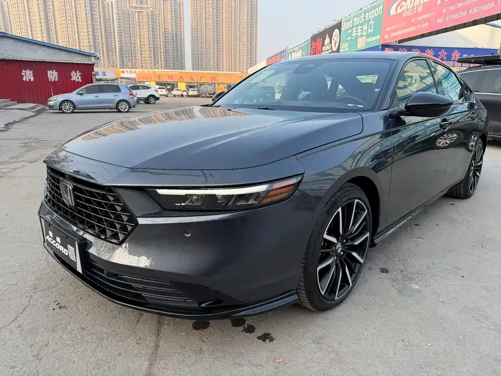 Honda Accord — фото 1