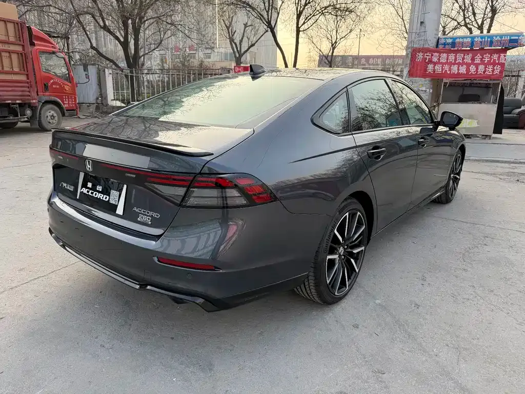 Honda Accord — фото 10