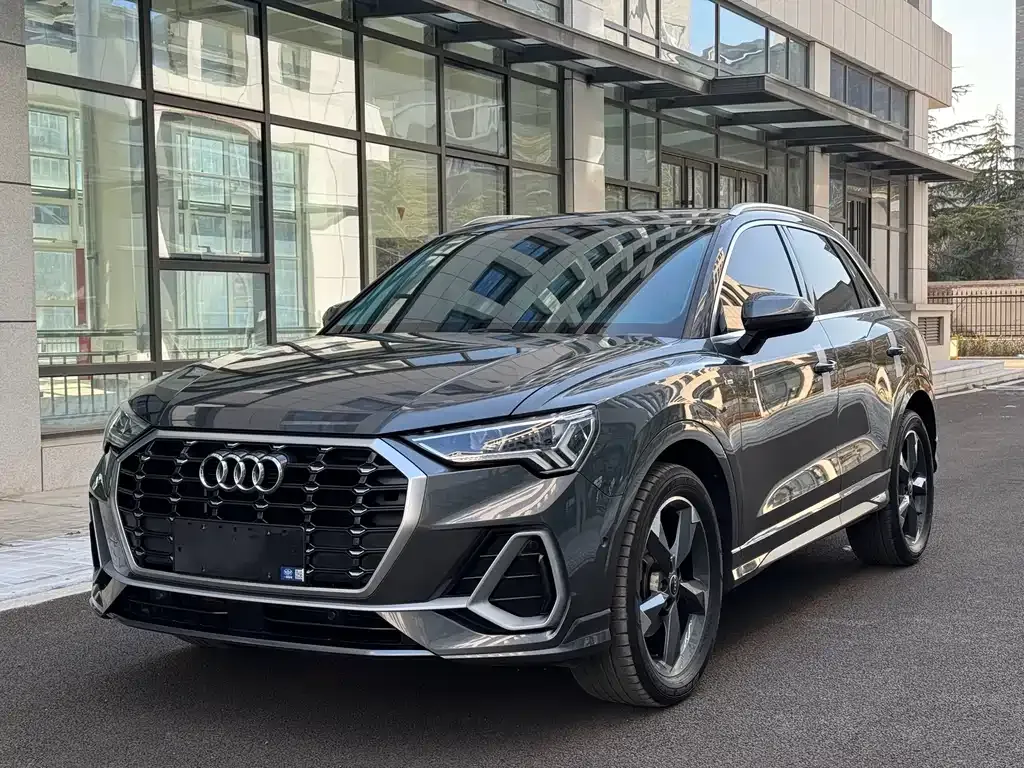 Audi Q3 — фото 1