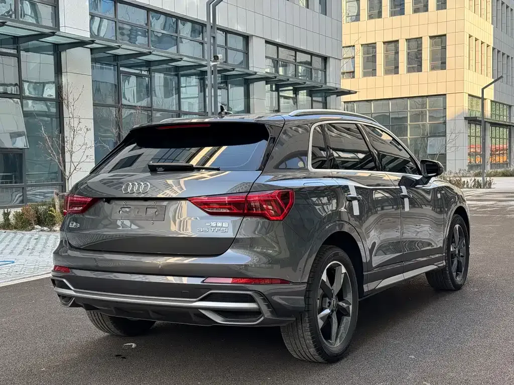 Audi Q3 — фото 10