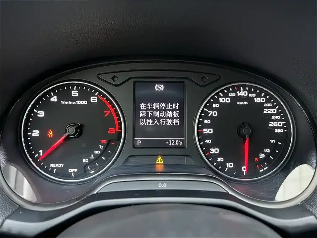Audi Q2L 2023 из CN, фото 9