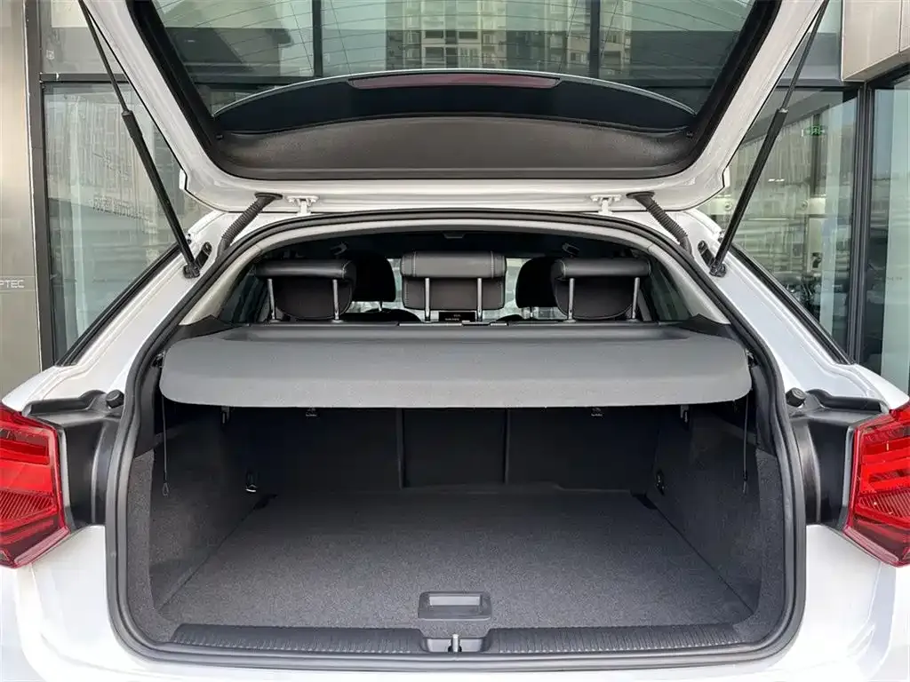Audi Q2L 2023 из CN, фото 10