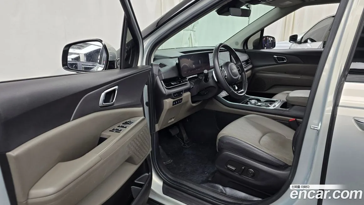 Kia Carnival — фото 10