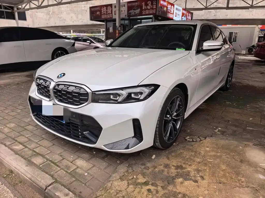 BMW 3 Series 2023 из CN, фото 1