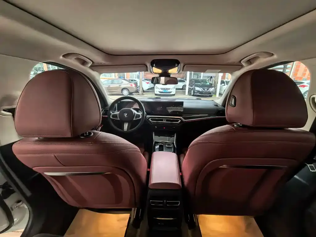 BMW 3 Series 2023 из CN, фото 2