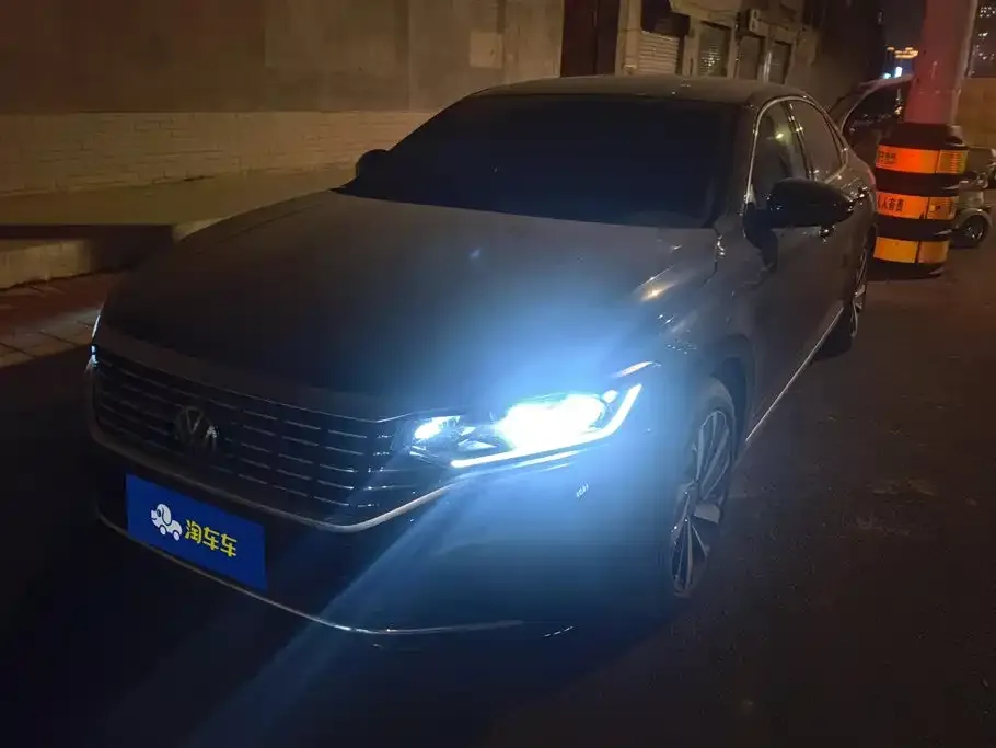 Volkswagen Passat — фото 1