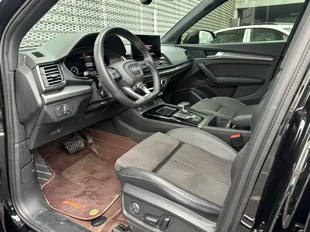 Audi Q5L Sportback — фото 6