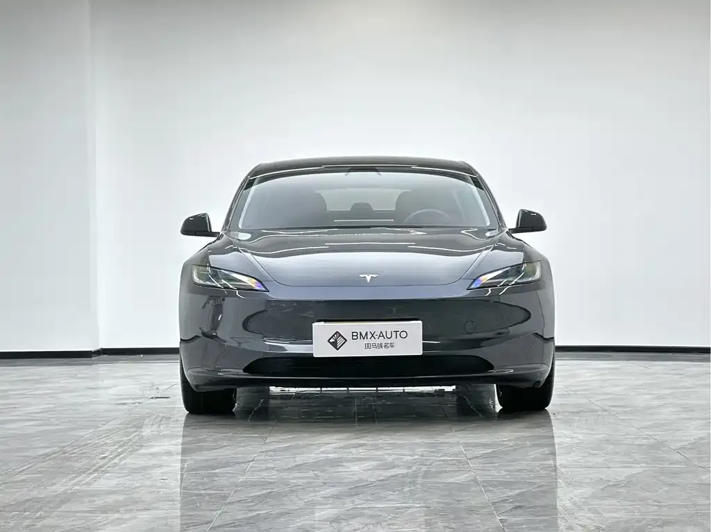 Tesla Model 3 — фото 4