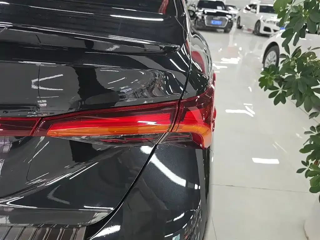 Toyota Avalon 2023 из CN, фото 2