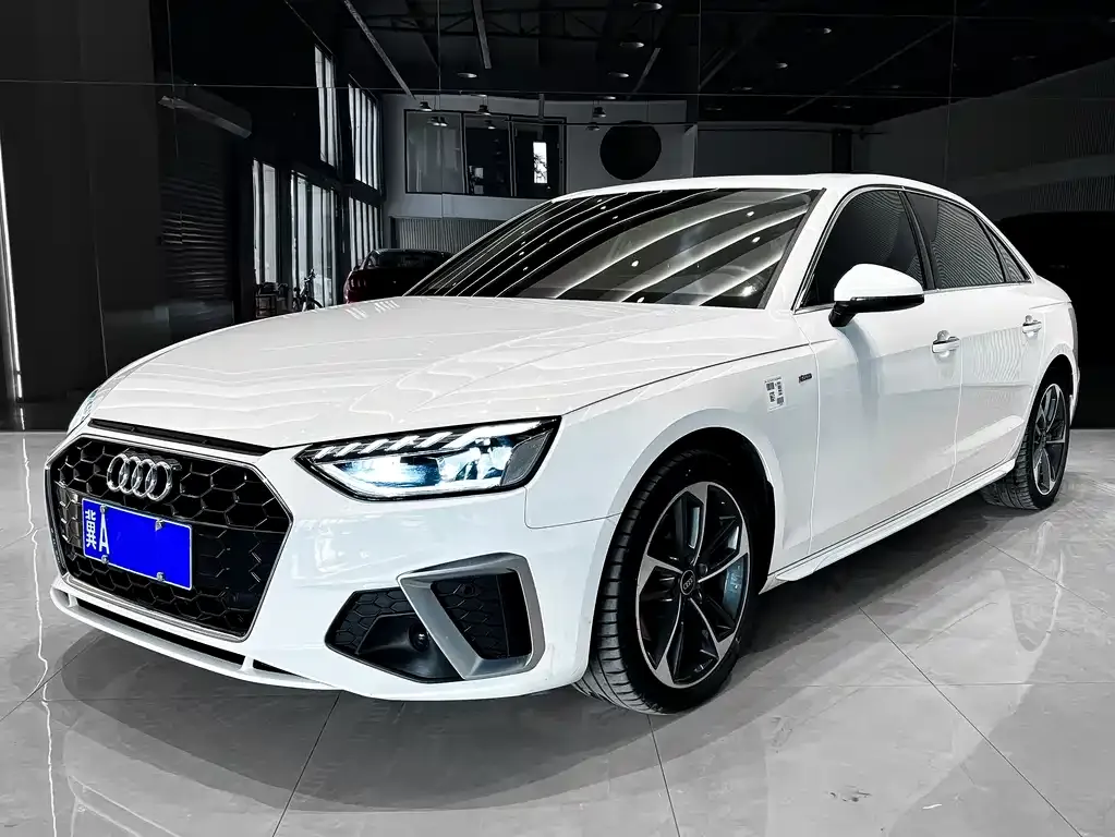 Audi A4L 2023 из CN, фото 1