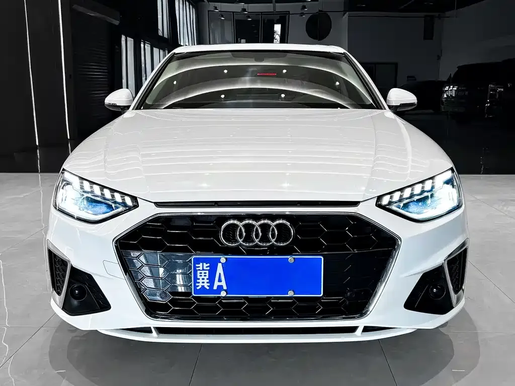 Audi A4L 2023 из CN, фото 5