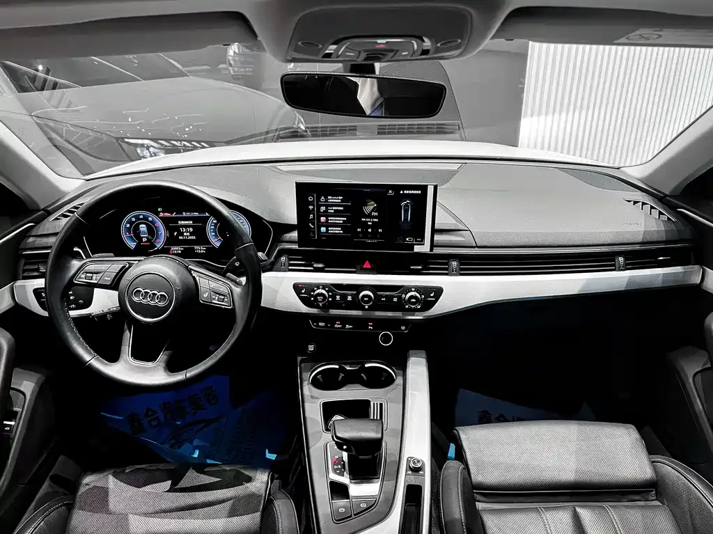 Audi A4L 2023 из CN, фото 9