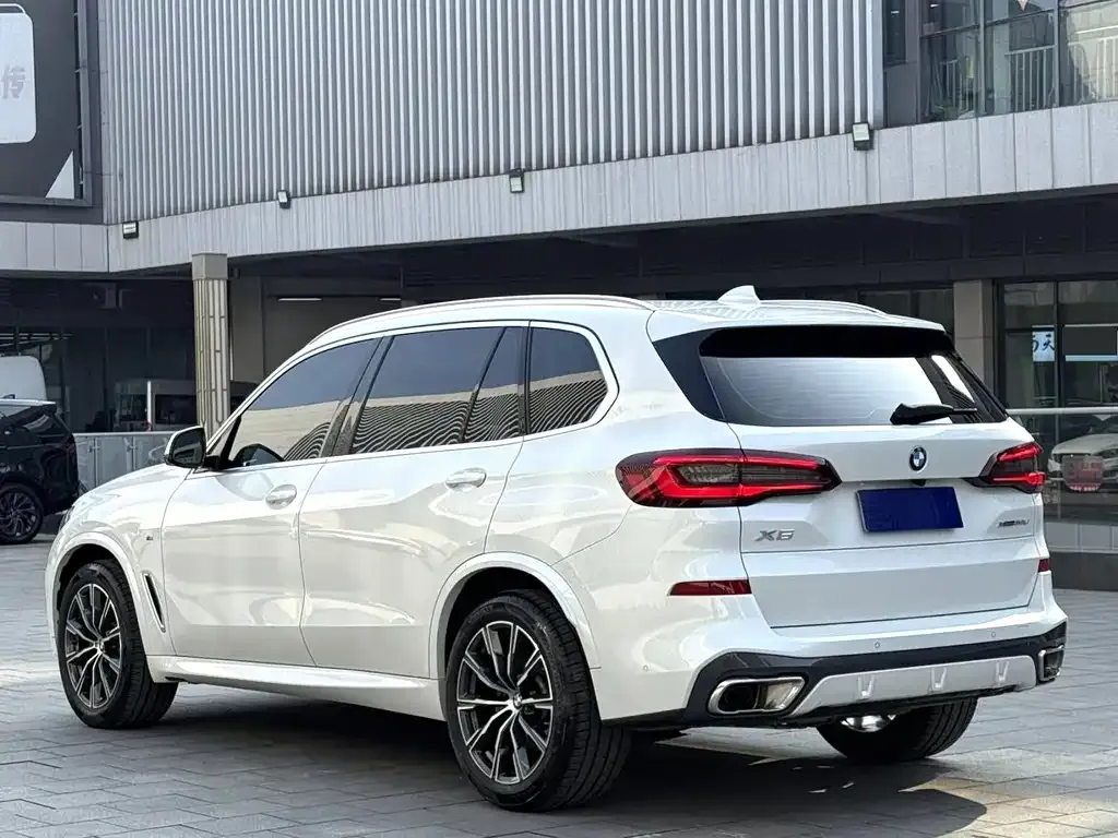 BMW X5 — фото 6