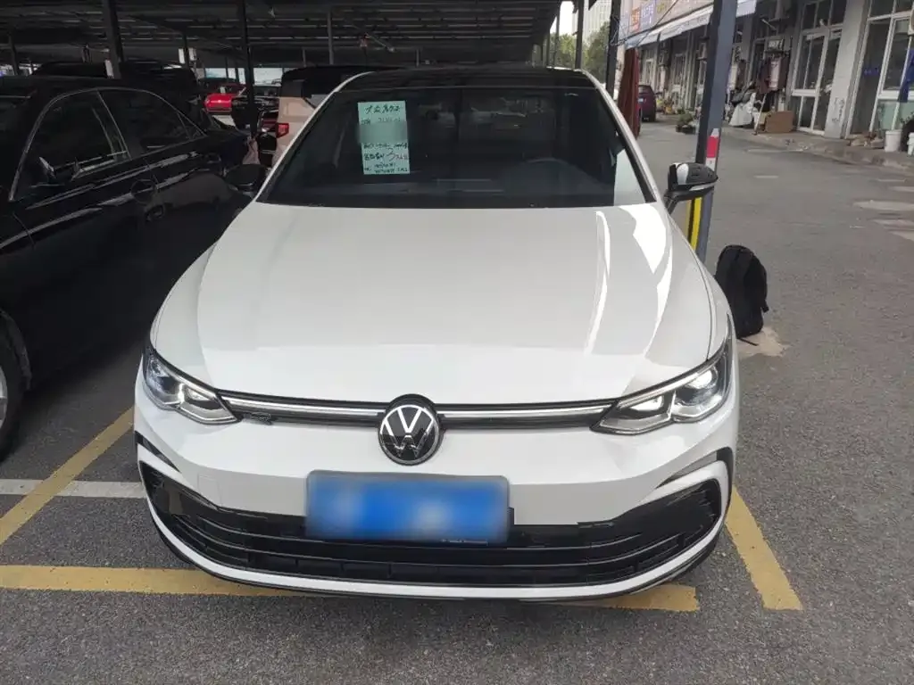 Volkswagen Golf 2024 из CN, фото 9