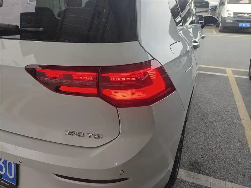 Volkswagen Golf 2024 из CN, фото 7