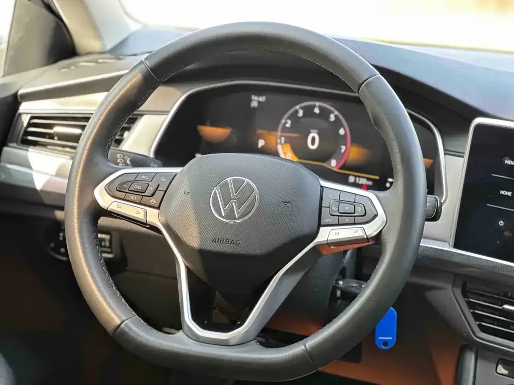Volkswagen Bora 2024 из CN, фото 3