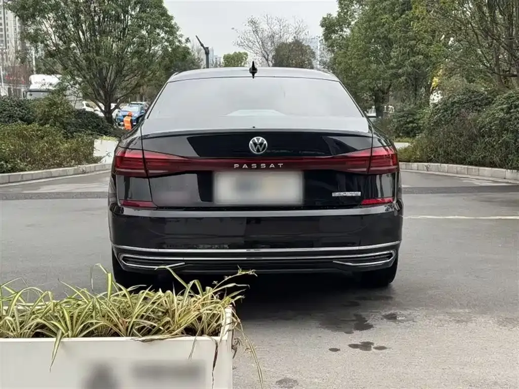 Volkswagen Passat — фото 10