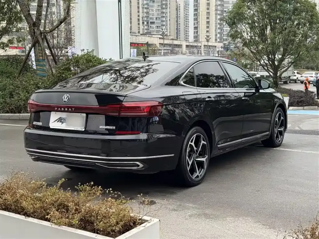 Volkswagen Passat — фото 6