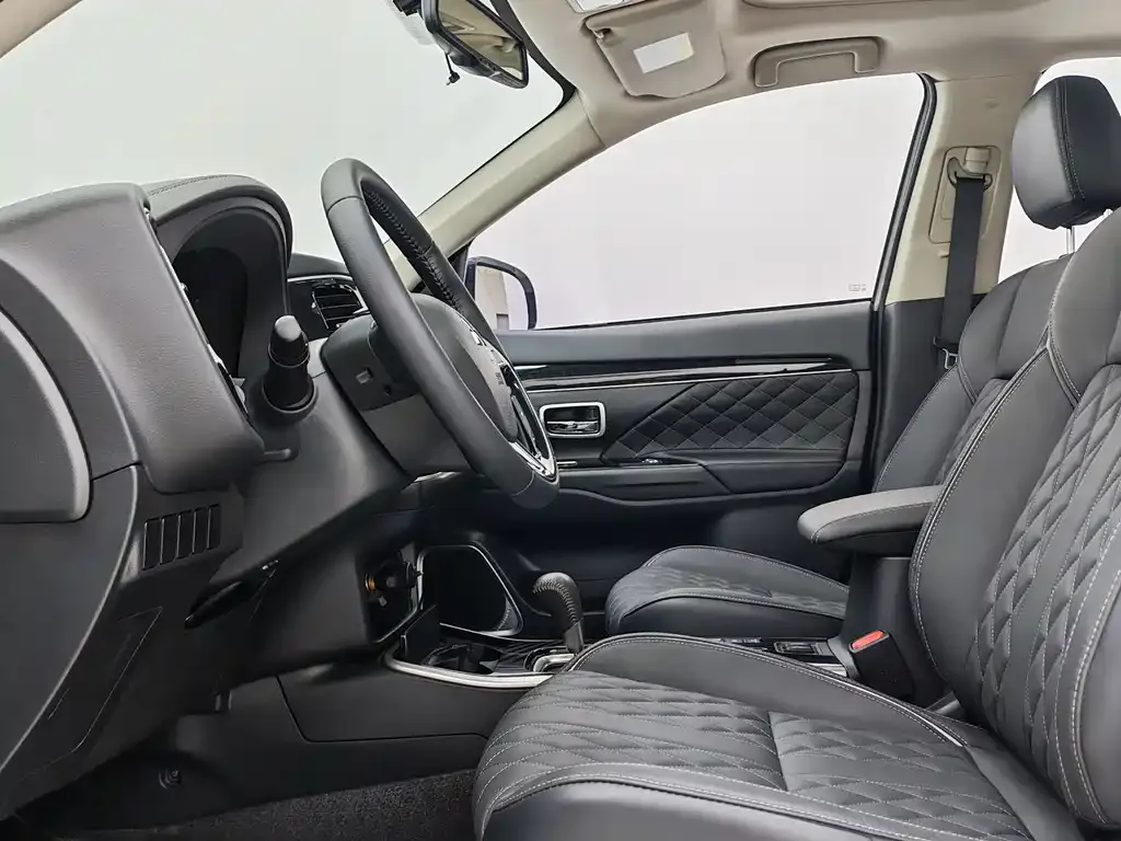 Mitsubishi Outlander 2021 из CN, фото 6